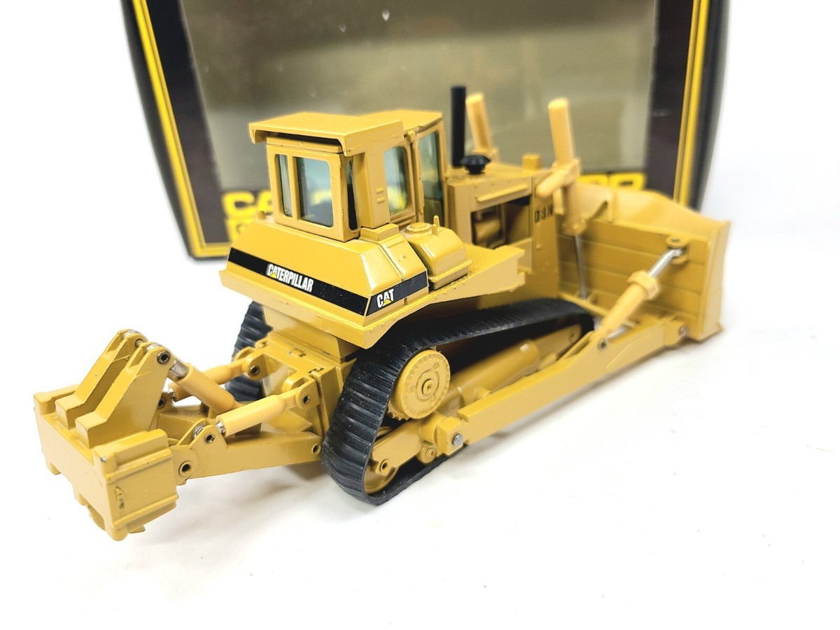 Caterpillar Cat D8N Dozer with Ripper - NZG 1:50 Scale