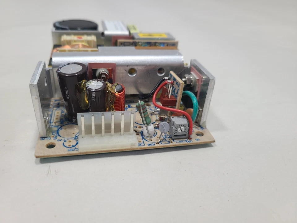 ASTEC LPS23 REV:03 Fuente de alimentación +12V 3.4A Foto 4 de 4