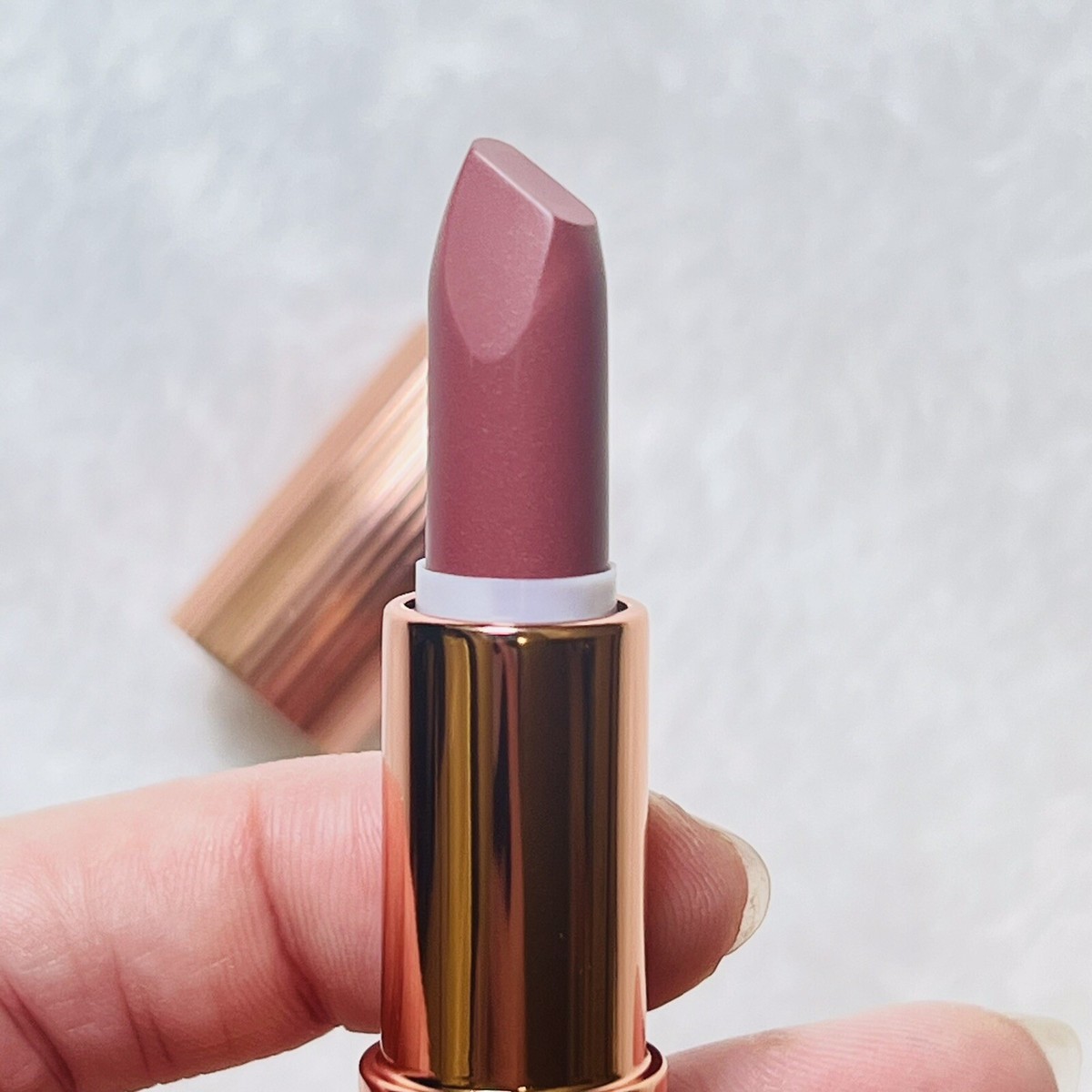 CHARLOTTE TILBURY MATTE REVOLUTION LIPSTICK PILLOW TALK (Travel