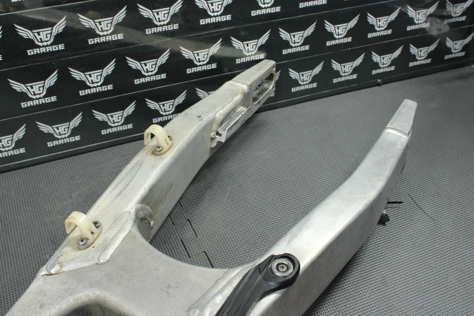 Kawasaki KX250F 2009 OEM basculante brazo oscilante suspensión 33001-0190 Foto 3 de 4