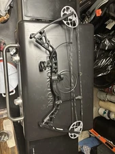 Diamond A10958 Edge XT RH Compound Bow With Package Black 20-70 lb