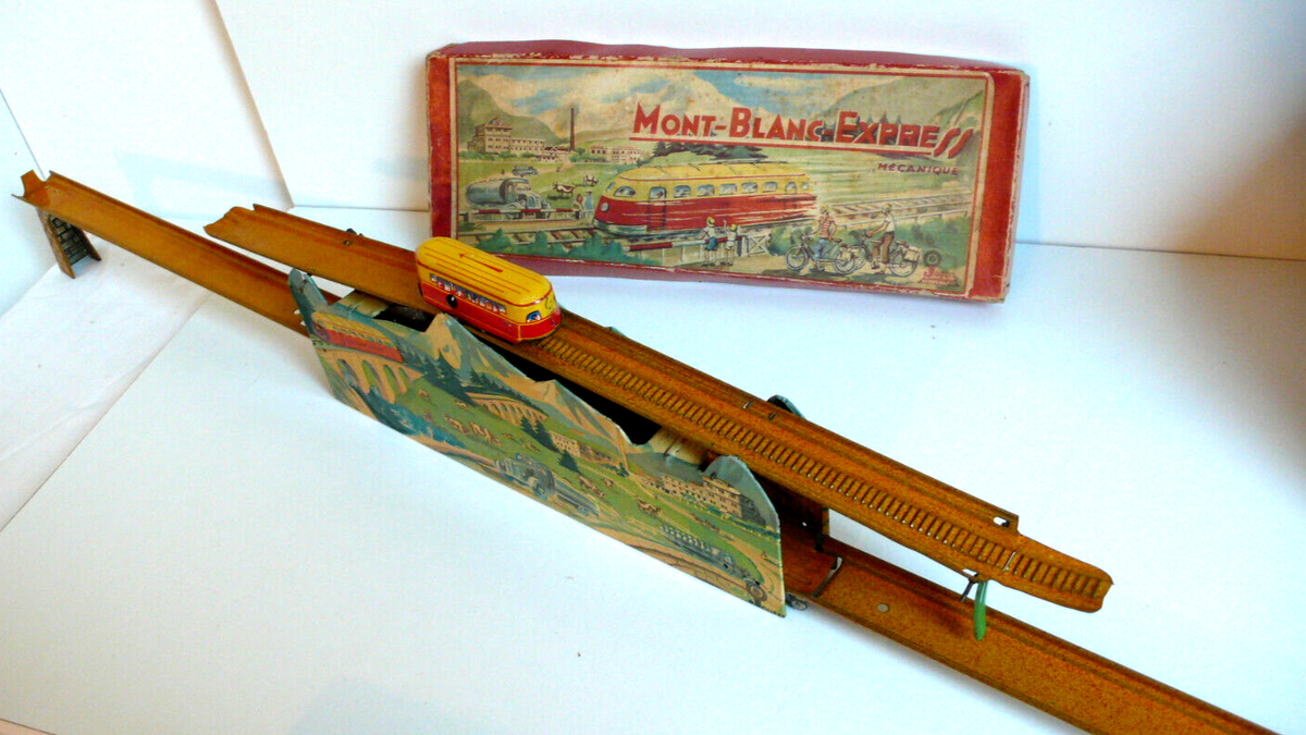 Jouet En Tôle  Mont- Blanc Vers 1960