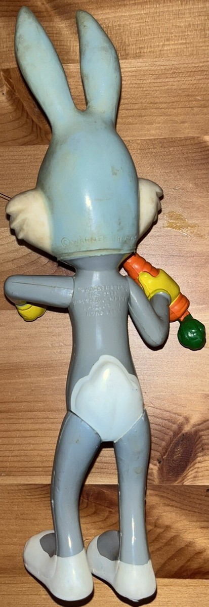 Vintage DAKIN original BUGS BUNNY vinyl figure WARNER BROS w
