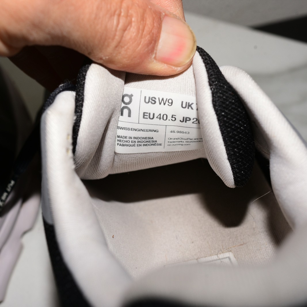 On Running Cloudrunner Eclipse/Black Women US 9 /… - image 15