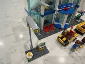 LEGO City Airport (3182). Missing Minifigs And A Few Stickers