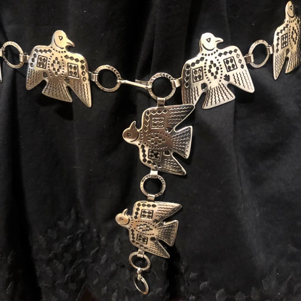 CINTURÓN ESLABÓN de metal plateado T S West THUNDERBIRD 37" ajuste diseño grabado aves de colección Foto 3 de 4