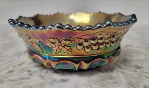 Northwood "Grape & Cable"  Small Berry Amethyst Carnival Bowl