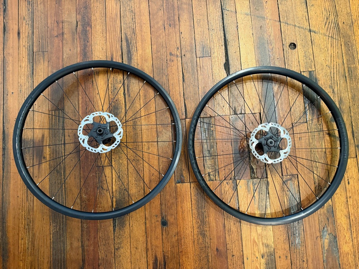 BONTRAGER AFFINITY TLR DISC ホイールセット 2個 BONTRAGER 「ボントレガー」 AFFINITY TLR DISC SHIMANO11速 ホイール