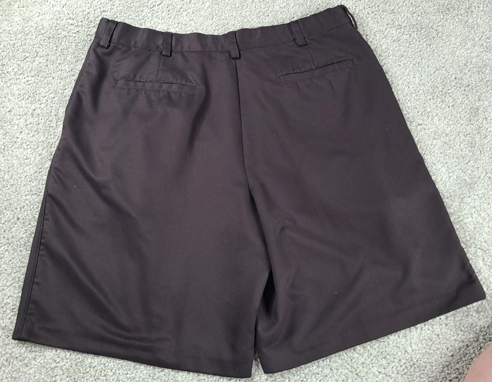 IZOD XFG Golf Shorts Men's Size 36 Black Twill Polyester Pleated Front thumbnail 4