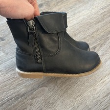 Old navy Boots Size 8 Toddler Girl