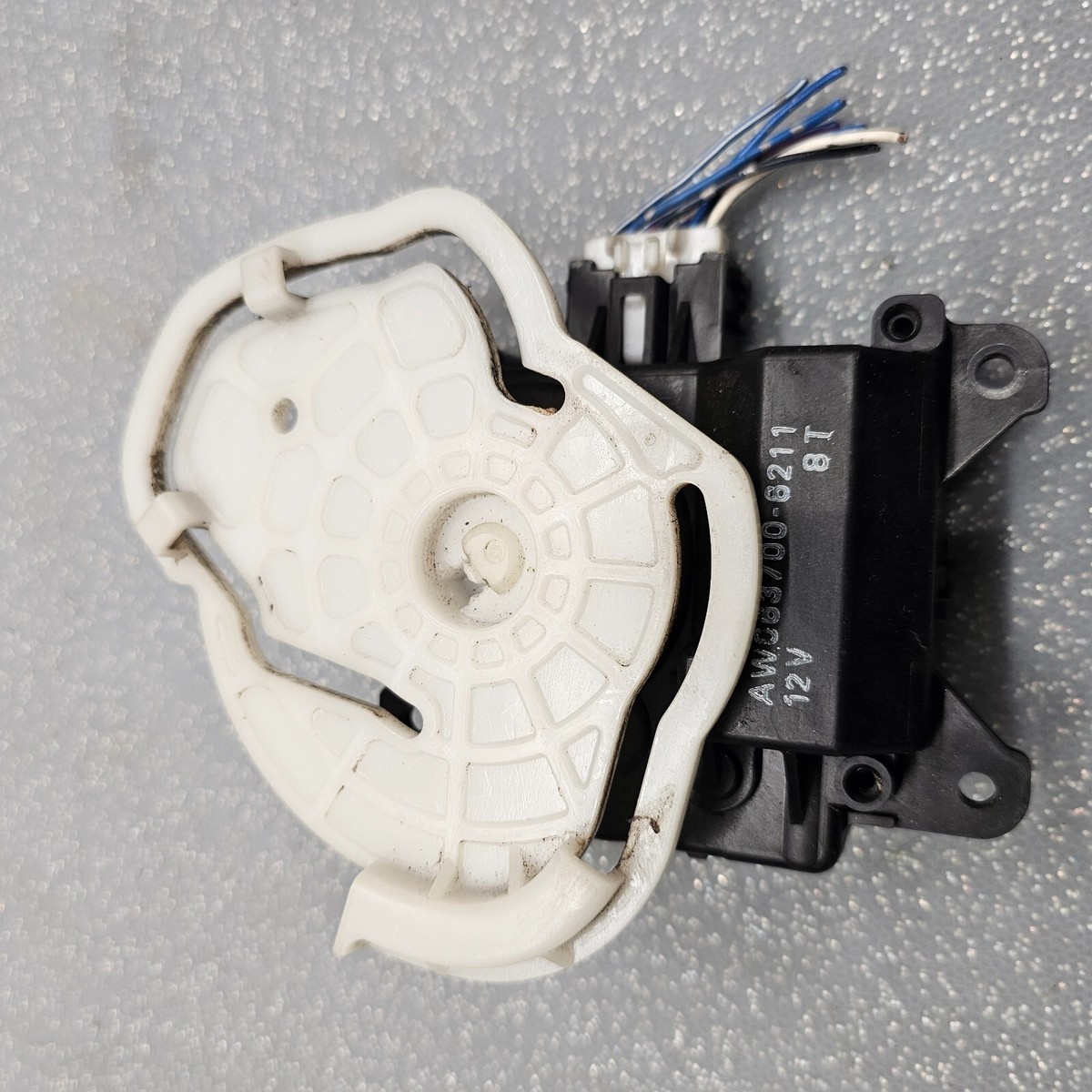 1997-2001 Toyota Camry Heater A/C Servo Door Lock Actuator Motor