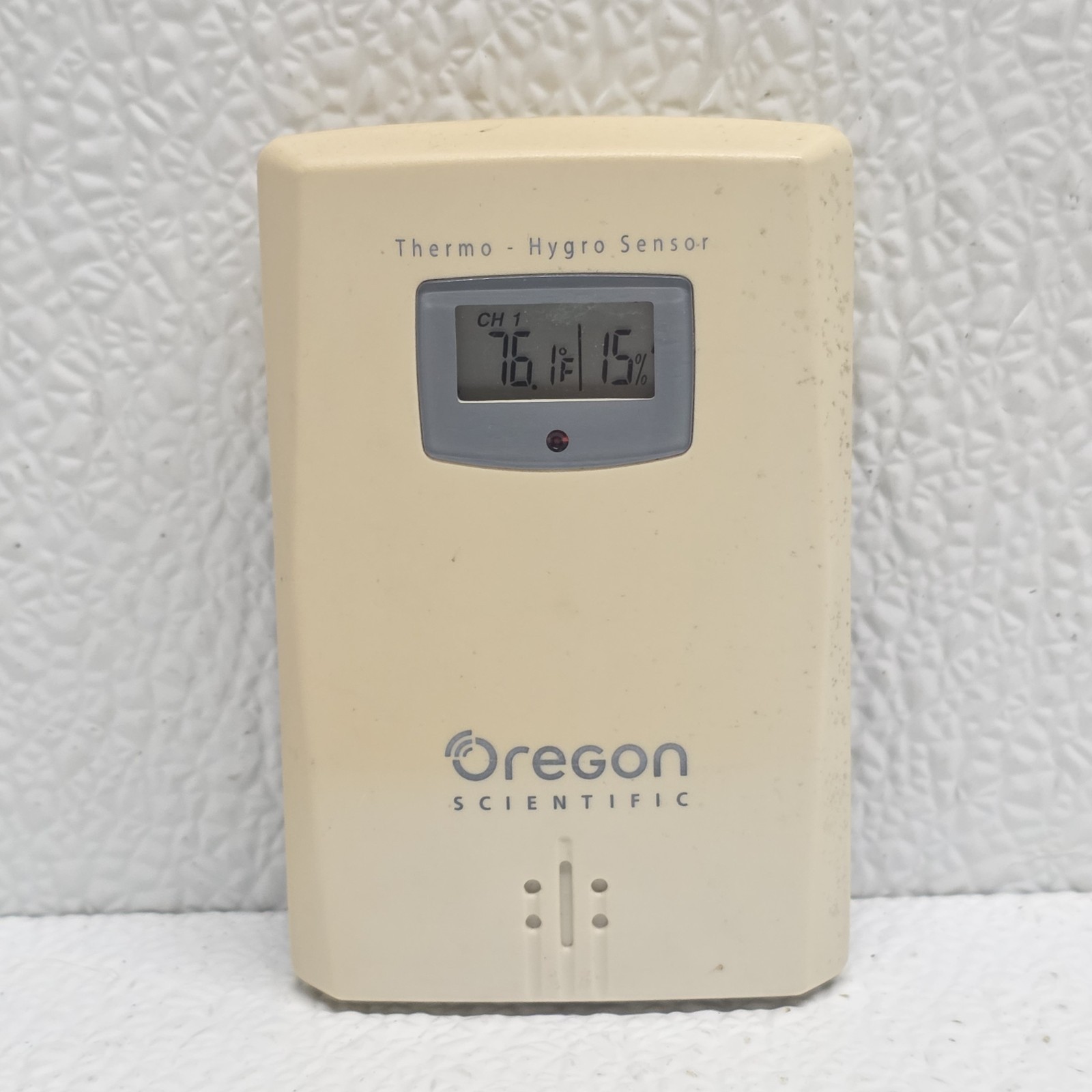 Oregon Scientific THGR122NX Wireless Temperature & Humidity Sensor With Display