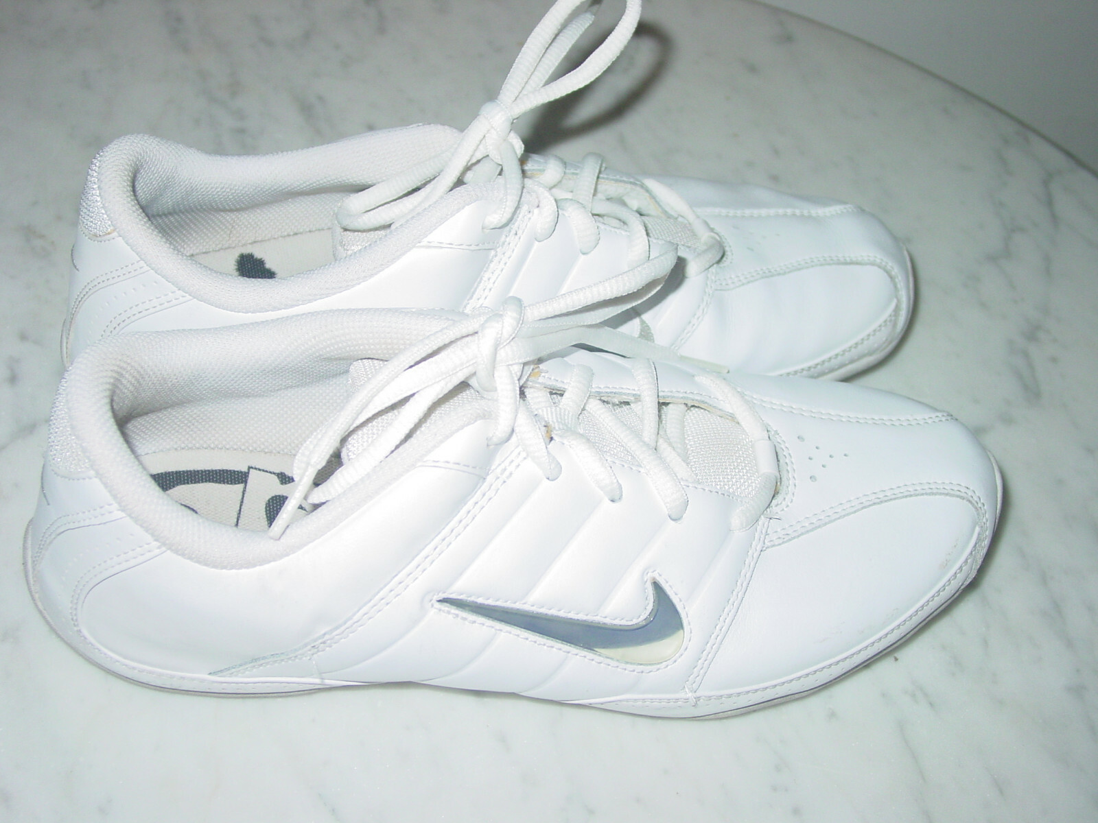 2010 Womens Nike Sideline Cheer White Cheerleading Dance Shoes! Size 9