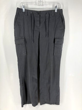 Nike ACG Womens Gray pants size 8 Cargo style with snap to make Capri length EUC