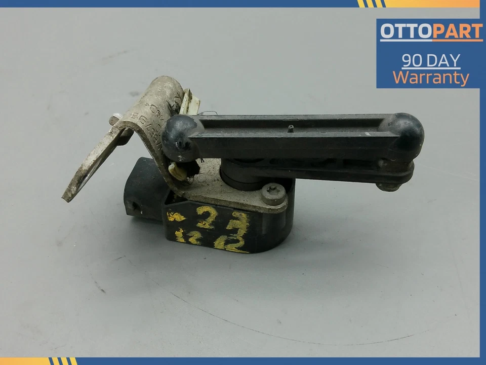 Sensor de nivelación de faros traseros derechos BMW 550I GT 650i Gran 2010-2015 OEM 6784075 Foto 3 de 4