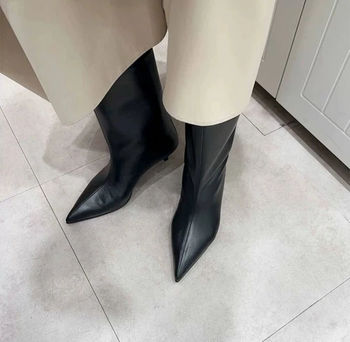 KHAITE Short Boots Women's Leather Pointed Heels Medium Boots Women's Boots - Bild 9 von 20