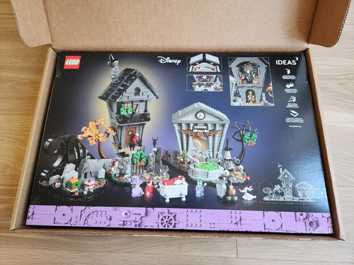 Lego Disney Tim Burtons The Nightmare Before Christmas 21351 in der Hand Neu - Bild 2 von 5