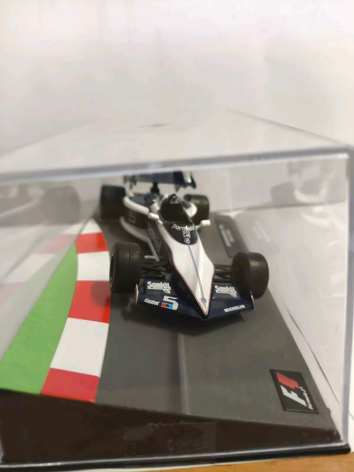 Foto 2 di 8