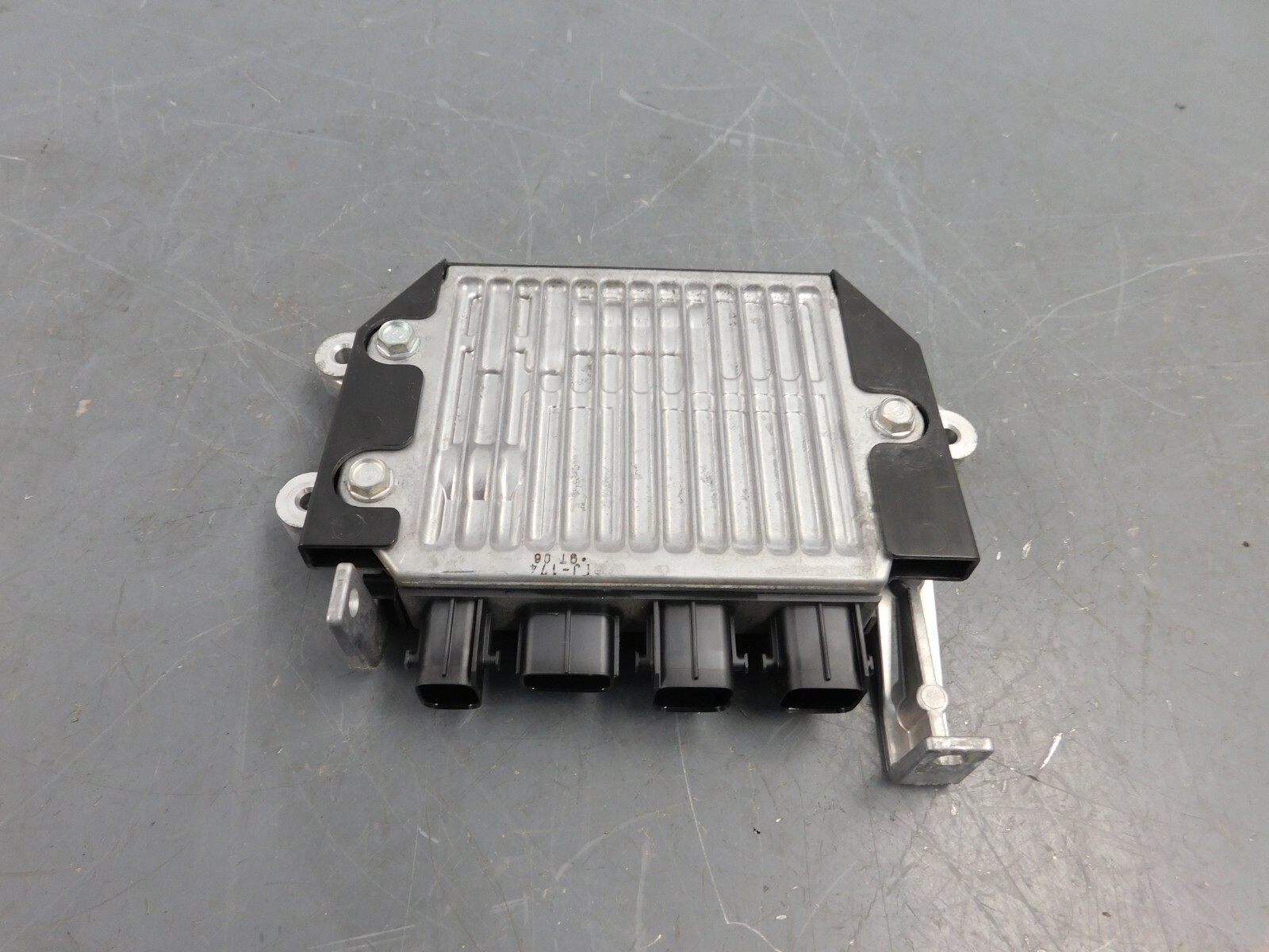2017 16 - 21 Acura NSX Fuel Injector Driver Unit #0295 F4