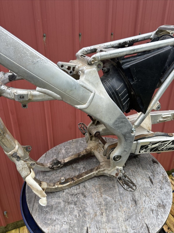 HONDA CRF250 CRF 250 2007 OEM MAIN FRAME WITH SWING ARM ETC Crf eBay