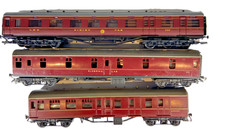 Rake Of 3 Triang Hornby R4131C OO Gauge LMS Maroon Dining Sleeping Coaches Unbox