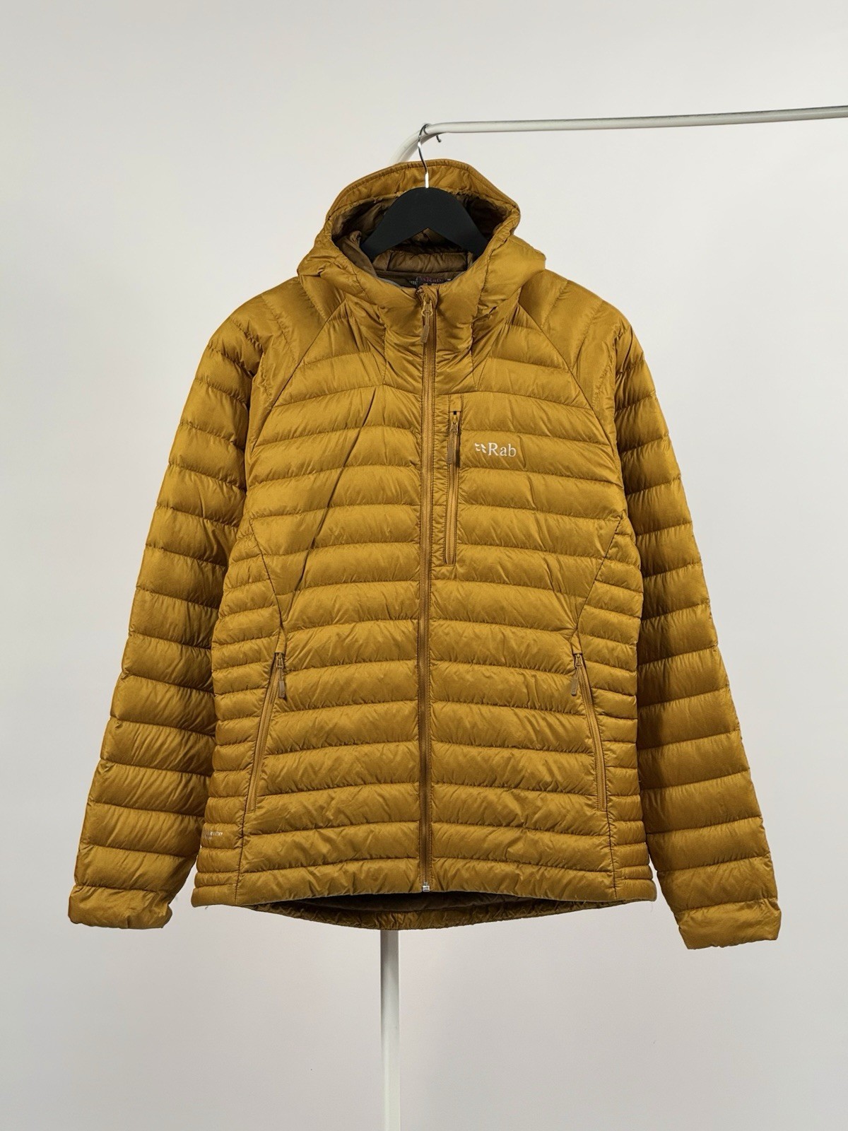 Chaqueta Alpina RAB Microlight - Plumón - Capucha - Butternut Oscuro - Mujer’s Grande L