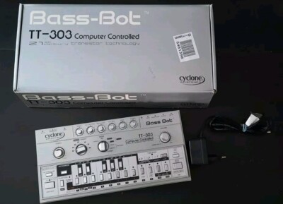 Cyclone Analogic TT-303 Bass Bot V1 - Acid TB 303 Clone Bass Synth  - mit OVP
