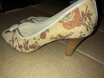 Laura Ashley Peep Toe Pumps Elton Model Beige Brown Metallic GoldThread Size 9.5