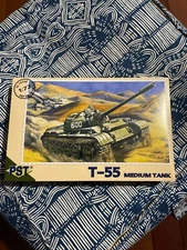 *NIB PST MODEL KIT #72046 T-55 MEDIUM TANK SCALE 1:72*