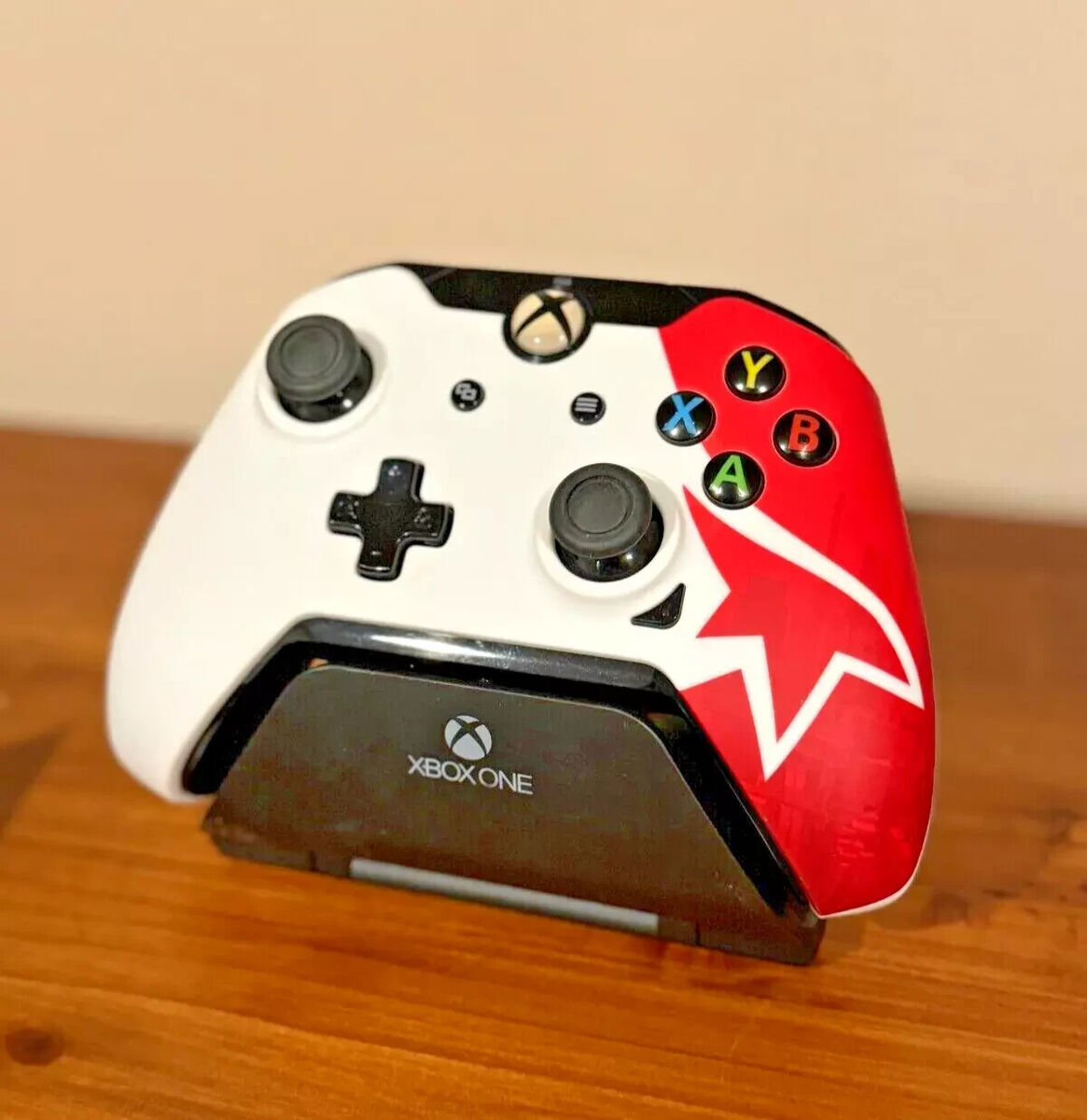 Bundle: Mirror's Edge & Fallout : Vault Boy Wired Xbox Bundle: Mirror's Edge & Fallout : Vault Boy Wired Xbox