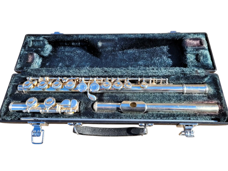Flauta Yamaha 221 Plateada Flauta Desplazada Llave G Barra de Limpieza y Estuche Rígido Foto 2 de 4