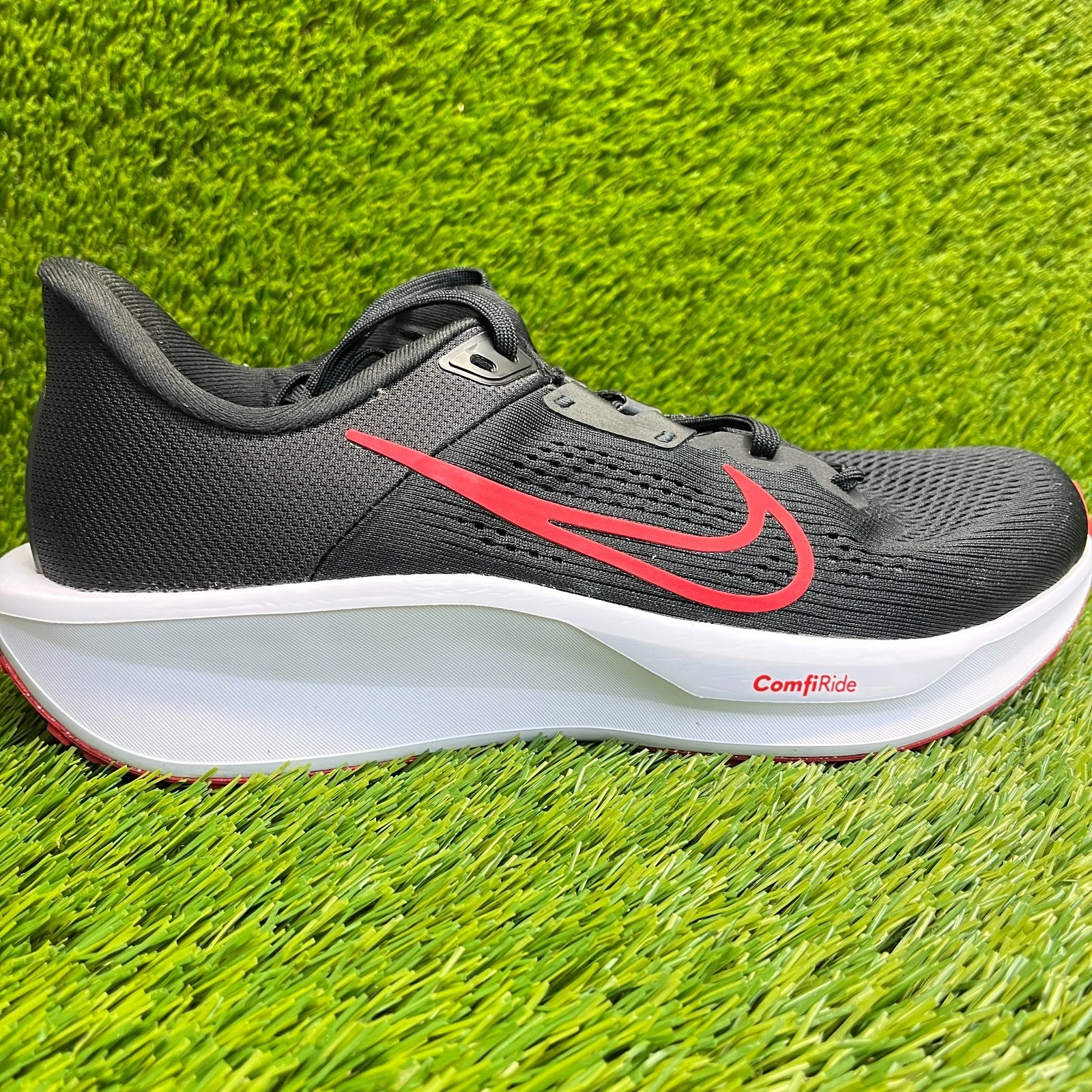 Nike Quest 6 Mens Size 9.5 Black Red Athletic Running Walking Shoes Sneakers