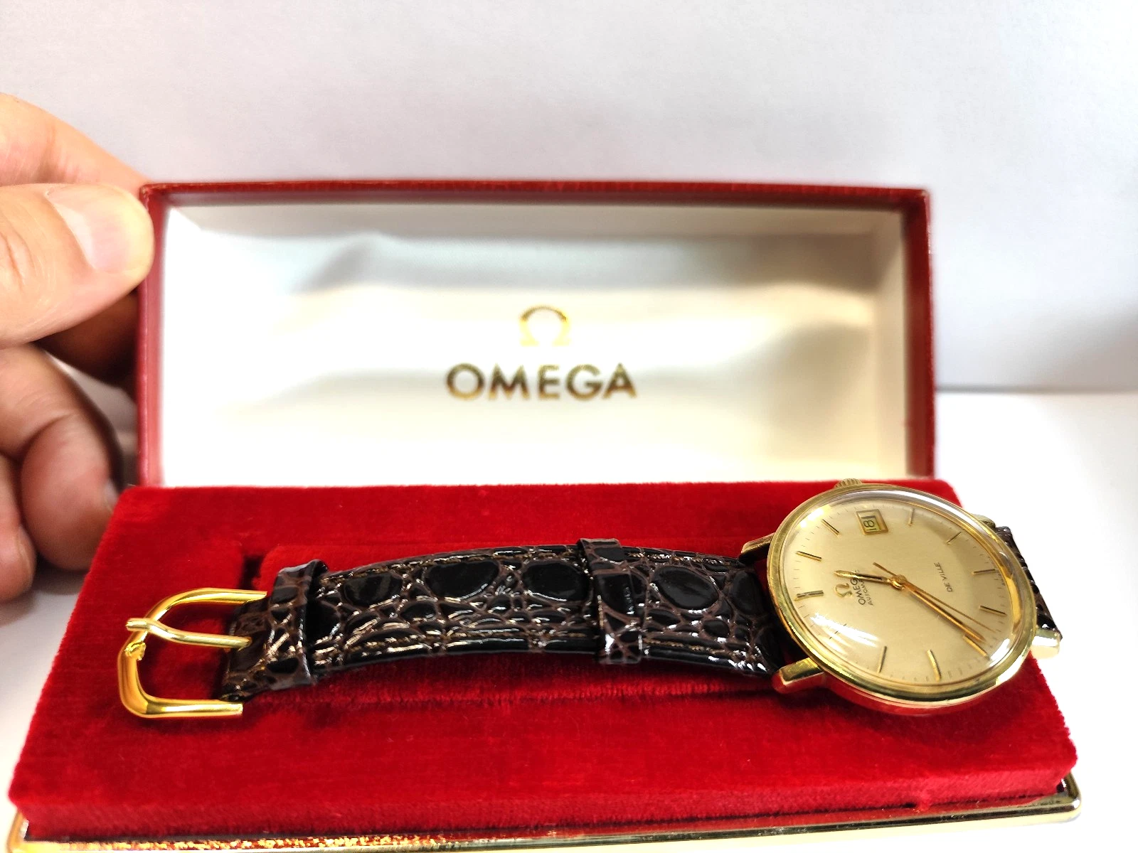 Omega — Omega De Ville Automatic Vintage Mens Watch. Ref.166.0086. Cal.1002. Original Box