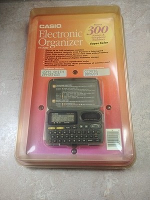 Vintage Electronic Personal Organizer Casio, Data Bank DC-E300 Calculator 