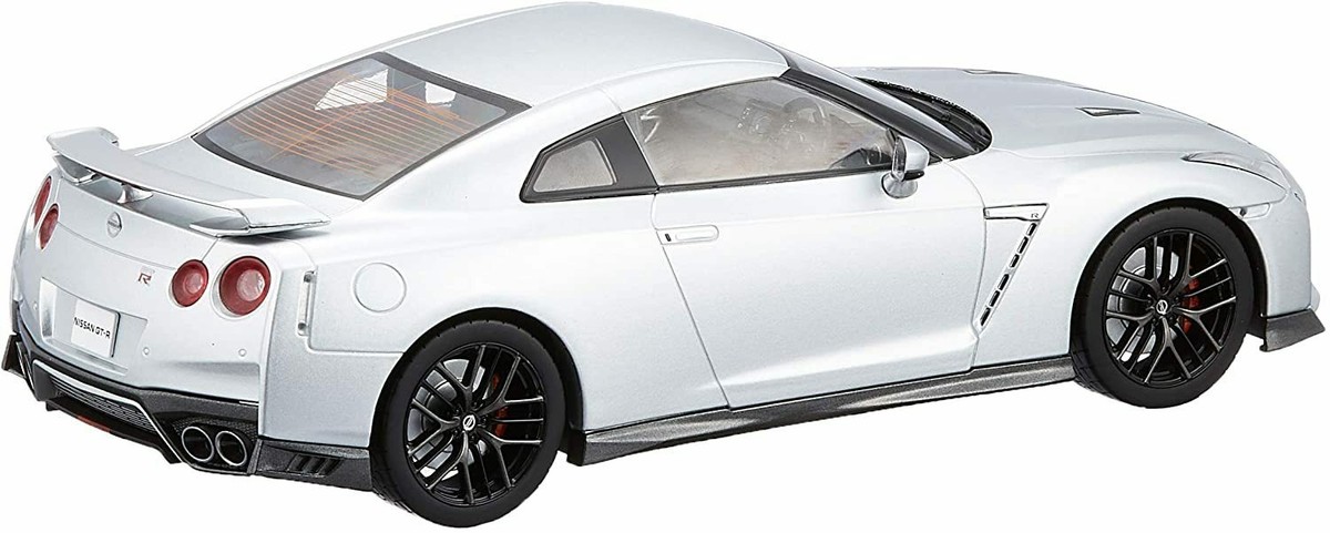 FIRST:18 NISSAN GT-R 2017 ミニカー 1/18 First18 2017 Nissan GT-R (R35) (Silver) Diecast Car