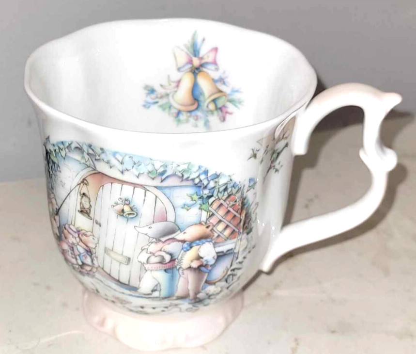 Vaso/taza Royal Albert China Wind in the Willows villancico cantantes. c1987.