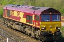 PHOTO  CLASS 66 DIESEL 66078 LIGHT ENGINE AT NORTH STAFFORD JUNCTION ON 24/04/04