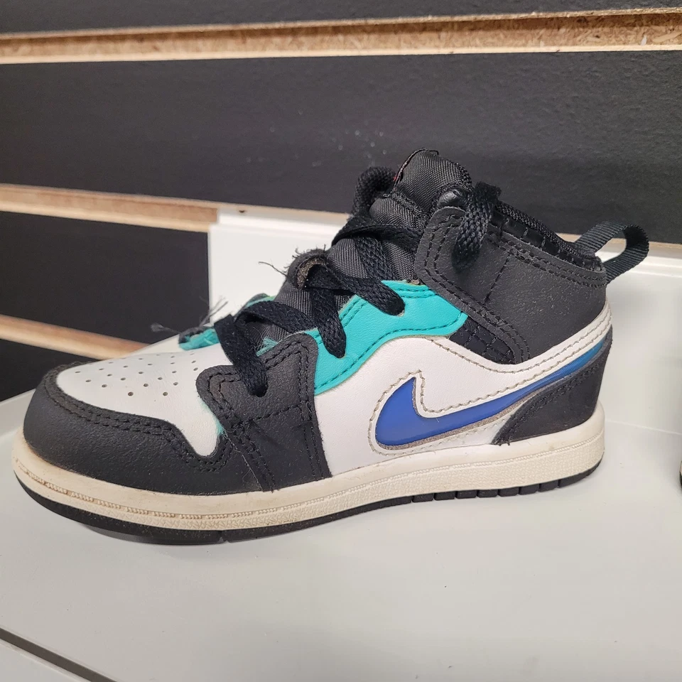 Zapatillas deportivas Air Jordan 1 Mid SE TD 'Formula 23 Pack' 9c para niños pequeños FQ8097-001 Foto 2 de 4