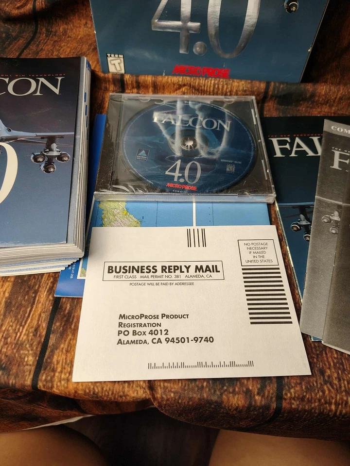 Falcon 4.0 Flight Simulator PC CD Game + Binder + Map MicroProse Complete Unused - Image 2 of 4