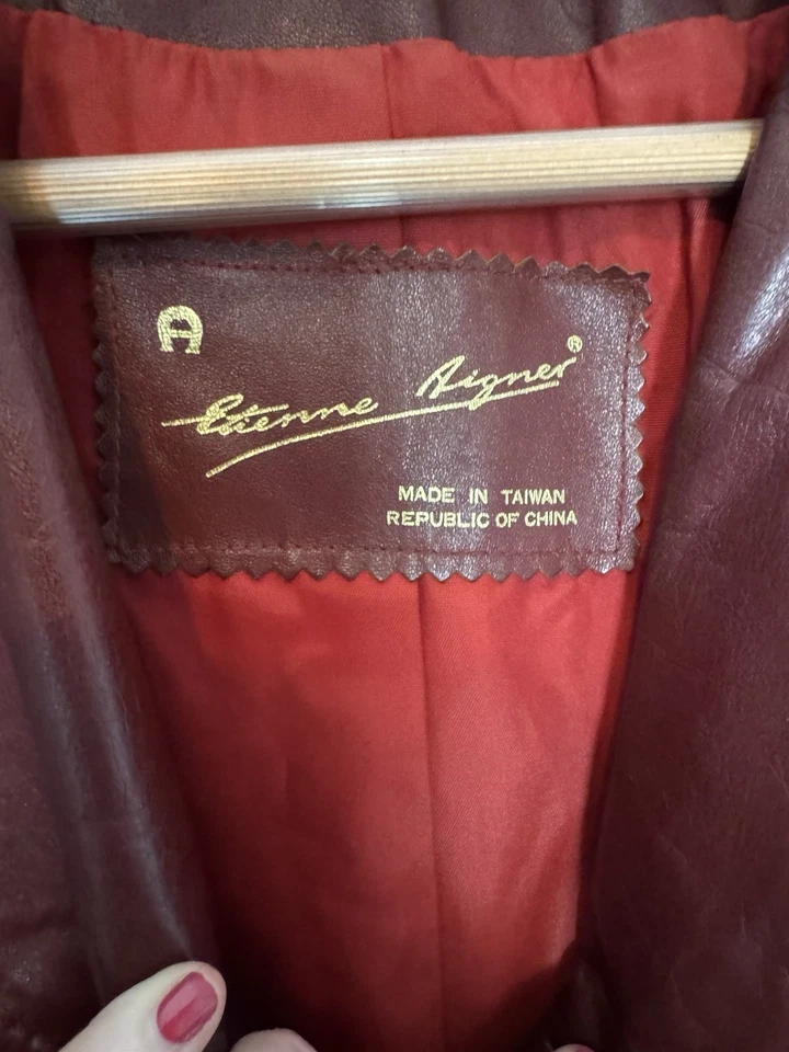 Jaqueta de couro oxblood vintage anos 70 Etienne Aigner clássica centro da academia - Imagem 4 de 4