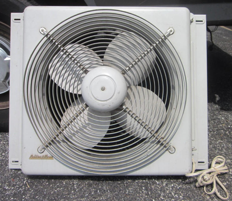 older Robbins and Myers 18 in. portable exhaust fan, all metal