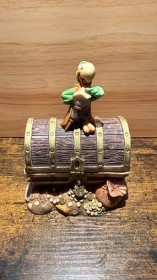 Harmony Kingdom Disney All Mine Donald Duck Pirate Parrot Figurine Limited 500