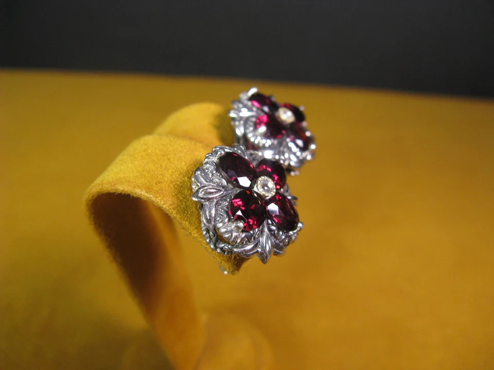 PENDIENTES BARBARA BIXBY CLIP ONS RODOLITA GRANATE TOPACIO BLANCO FLOR CLIPS Lotus Foto 2 de 2