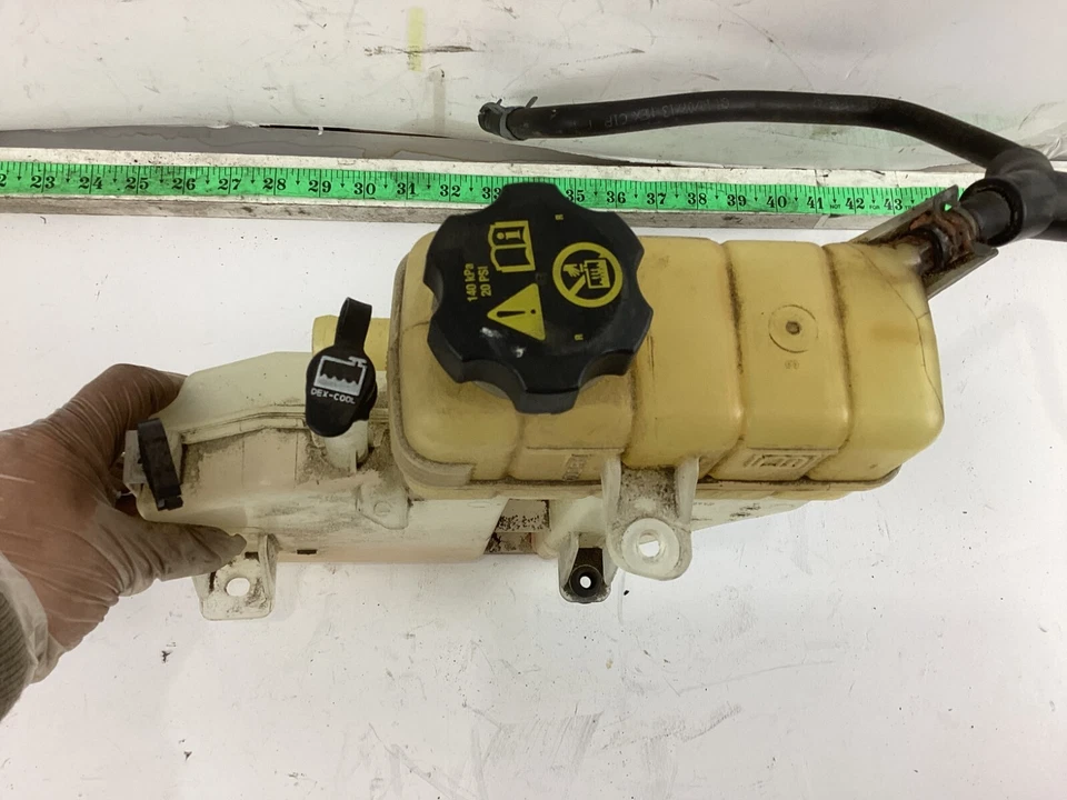 2013-2019 Cadillac ATS Engine Coolant Overflow Reservoir Tank 22948113 OEM. - Image 3 of 4