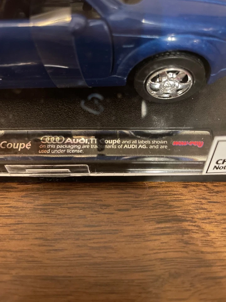 New-Ray 1/32 Scale Audi TT Coupe Diecast Blue NIB in hard case  - Image 4 of 4