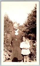 Vtg B&W Snapshot Elderly Woman & Girl In Garden Dotted Dress 1940s