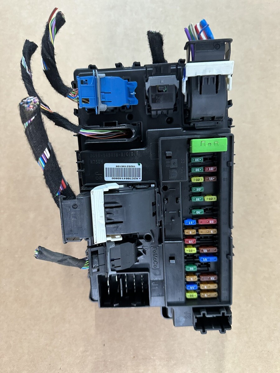 2020-2021 Ford explore left dash Body Module BCM LU5T-15604