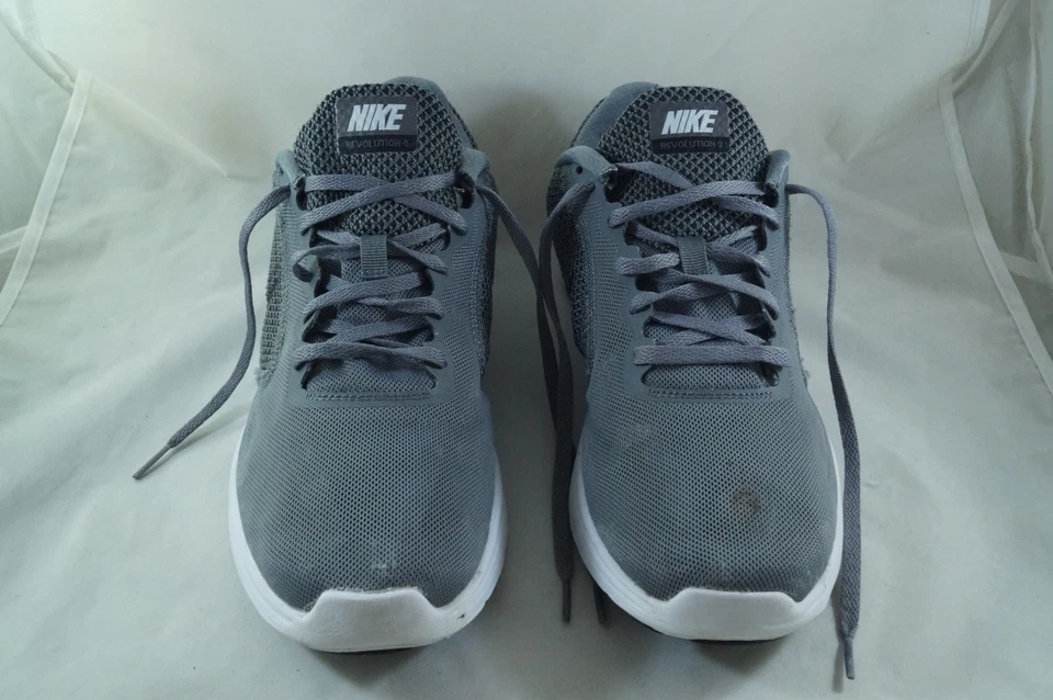 Nike Revolution 3 GR: 44 Grau Sportschuhe Running Laufschuhe - Bild 4 von 4