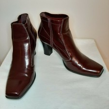 1.5 inch heel booties