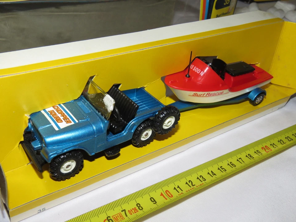 Vintage 1978 Corgi Chopper Squad Surf Rescue Set Jeep + Trailer/Boat No. 35 - Image 4 of 4